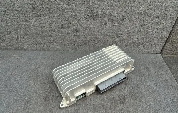 Audi A6 S6 C6 4F Sound amplifier 4F0910223K 4F0035223L