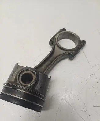 Ford Kuga II Piston 9812818680
