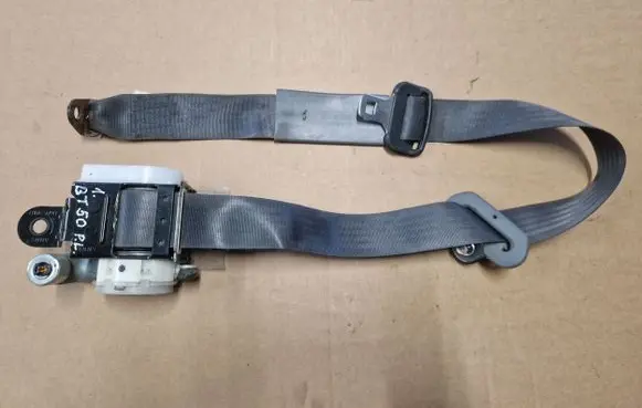 Mazda BT-50 Front seatbelt