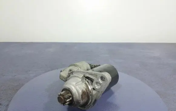 Volkswagen Scirocco Starter motor 02Z911023E