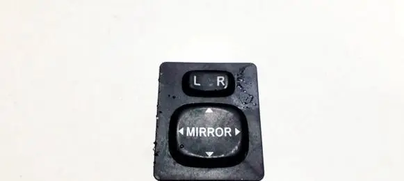 Wing mirror switch