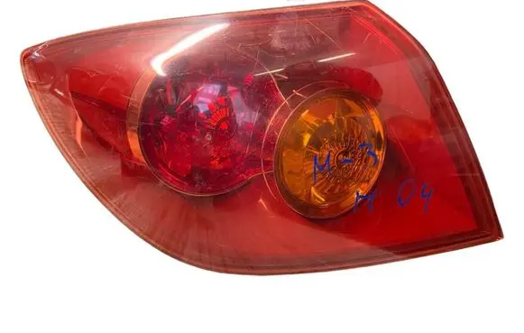 Mazda 3 I Rear/tail lights P2912 E110640