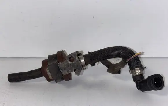 Citroen C3 Turbo solenoid valve 2580008B