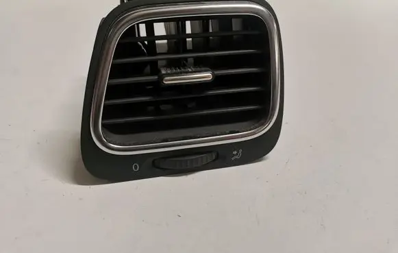 Volkswagen Eos Dashboard side air vent grill/cover trim 1Q0819709B