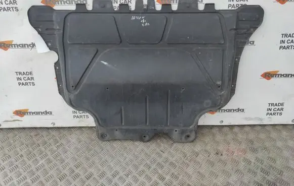 Volkswagen Arteon Engine splash shield/under tray 3Q0825235A