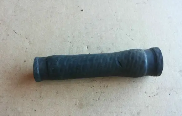 Volkswagen Golf I Engine coolant pipe/hose 055121063A