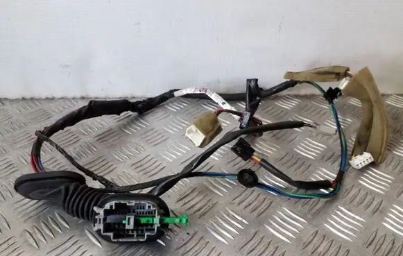 Suzuki Grand Vitara II Front door wiring loom 3675765J20
