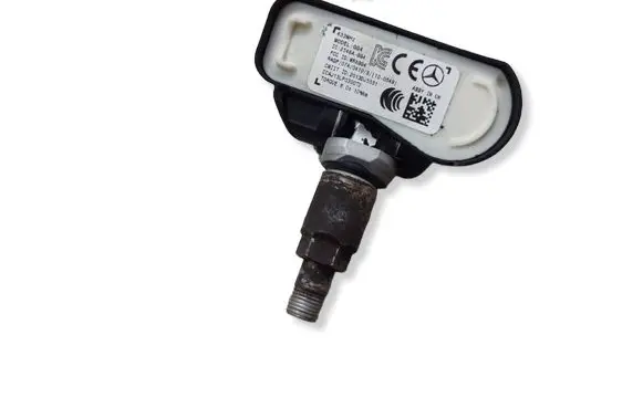 Mercedes-Benz A W176 Tire pressure sensor A0009050030