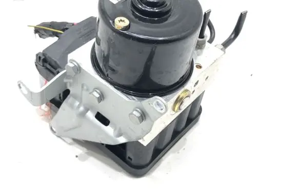 BMW 1 E81 E87 ABS Pump 6771486