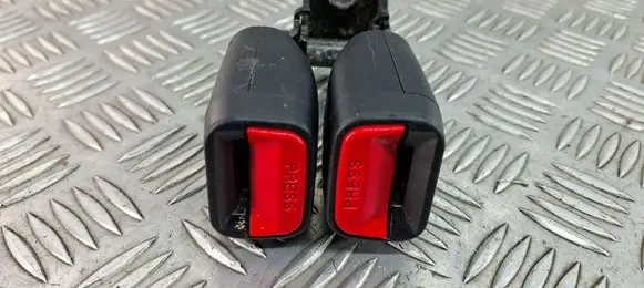Hyundai ix35 Middle seatbelt buckle (rear) 