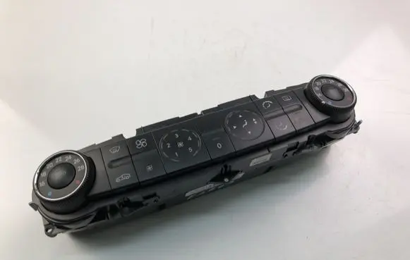 Mercedes-Benz CLS C218 X218 Climate control unit 2118300185