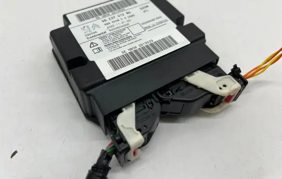 Opel Vivaro Airbag control unit/module 9823741280