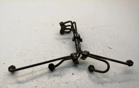 Fuel injector supply line/pipe