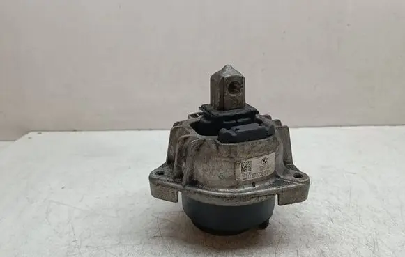 BMW 5 F10 F11 Engine mount bracket 6777381 22116777381