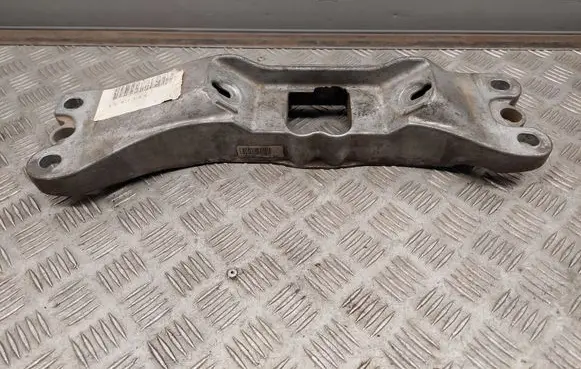 Chevrolet Camaro Gearbox mounting bracket P20897882