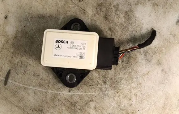 Mercedes-Benz E W212 ESP acceleration yaw rate sensor 0265005735 7034263 A0055422618