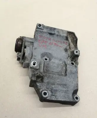 Skoda Superb B5 (3U) A/C compressor mount bracket 038260885C