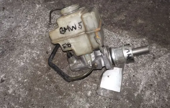 BMW 5 E39 Master brake cylinder 