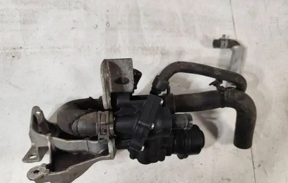 Thermostat/thermostat housing