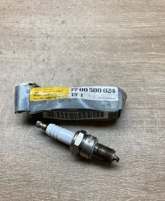 Renault 19 Spark plug 7700500024