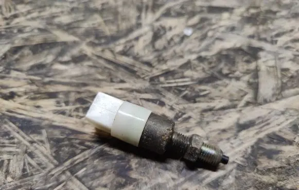 Brake pedal sensor switch