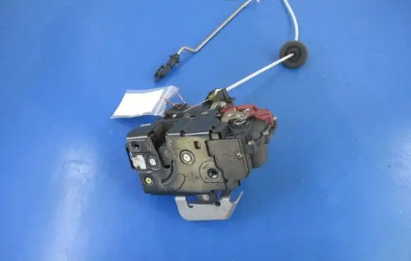 Audi A4 S4 B6 8E 8H Front door lock