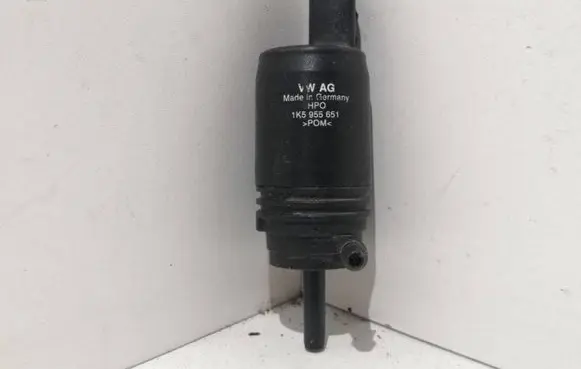 Skoda Octavia Mk2 (1Z) Windscreen/windshield washer pump 1K5955651
