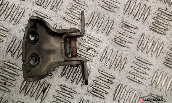 Nissan Qashqai Front door upper hinge ES03