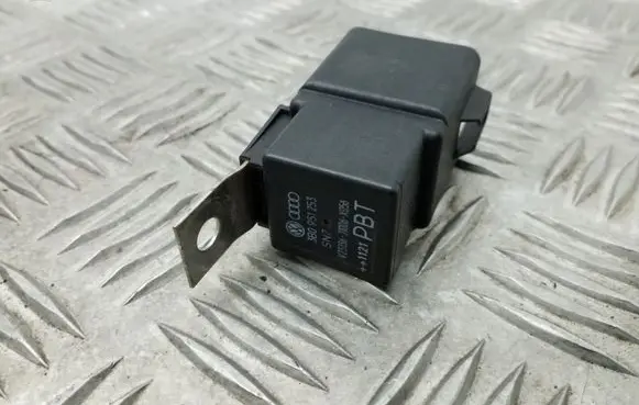 Skoda Yeti (5L) Other relay 3B0951253