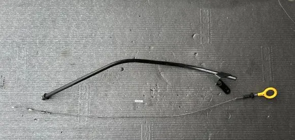 Nissan Patrol Y61 Oil level dip stick 11150VC101 11140VC105