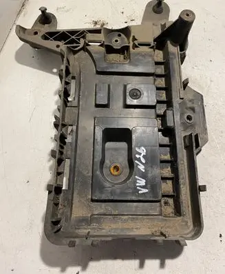Volkswagen Touran I Battery box tray 1K0915333
