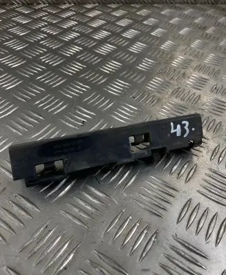 Audi A6 S6 C7 4G Front bumper mounting bracket 4G0853922B