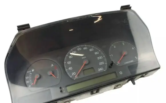 Speedometer (instrument cluster)
