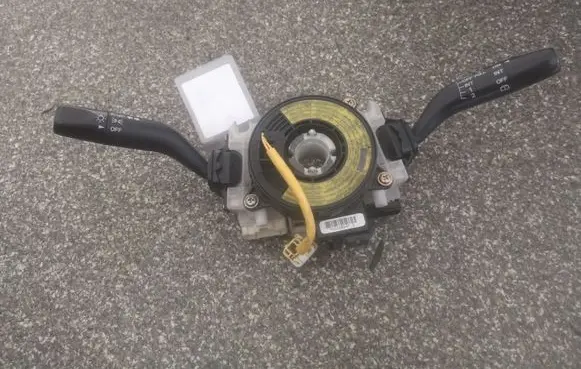 Mazda 323 F Wiper turn signal indicator stalk/switch