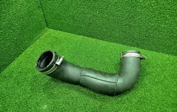 Intercooler hose/pipe