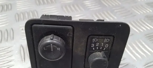 Nissan Almera N16 Wing mirror switch