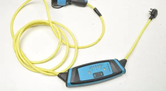 Volvo V60 Battery charger (optional) MENNEKES