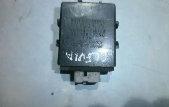 Toyota Previa (XR10, XR20) I Window wiper relay 8594028030 0521002250