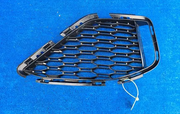 BMW 8 G14 Front bumper splitter molding 8074783
