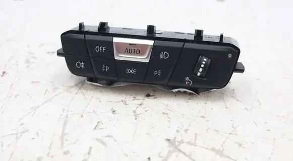 BMW 1 F40 Light switch 9461145MWGK571 9461145