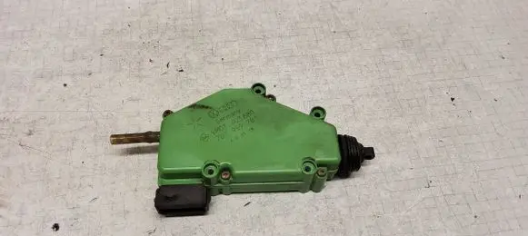 Volkswagen Transporter - Caravelle T4 Central locking motor 701959781