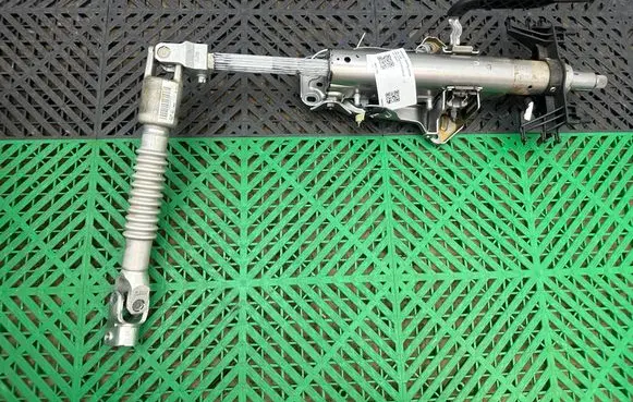 BMW 2 F46 Steering wheel axle 6864826