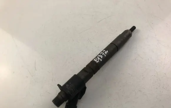 Volvo XC60 Fuel injector 31272690