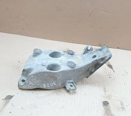 BMW X5 F15 Engine mounting bracket 6856185