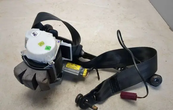 Ford Ecosport Front seatbelt 33052214