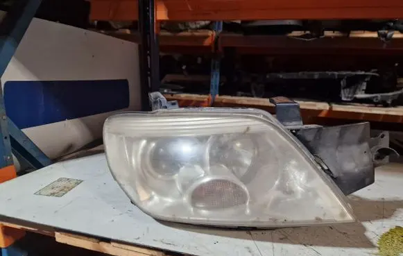 Mitsubishi Outlander Headlight/headlamp
