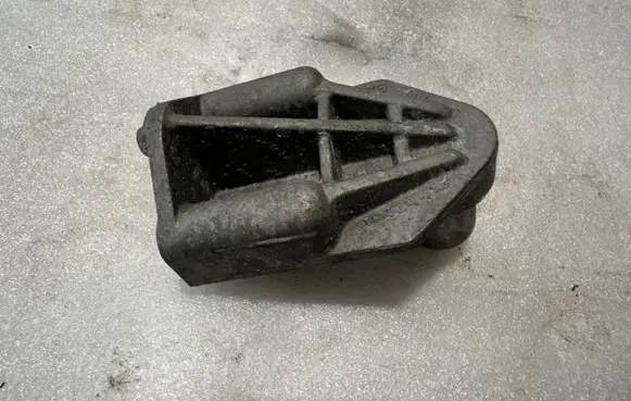 Porsche Cayenne (92A) Radiator mount bracket 7P0121079