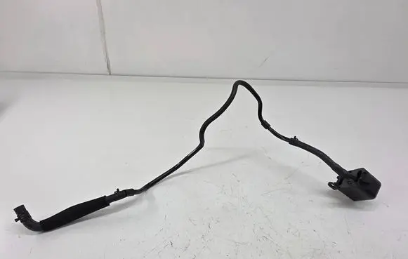 Coolant pipe/hose