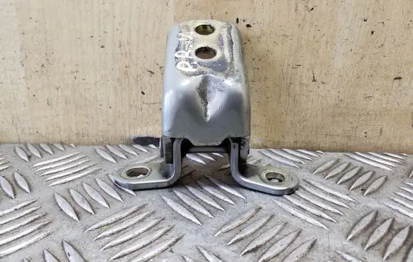 Nissan Qashqai Front door upper hinge