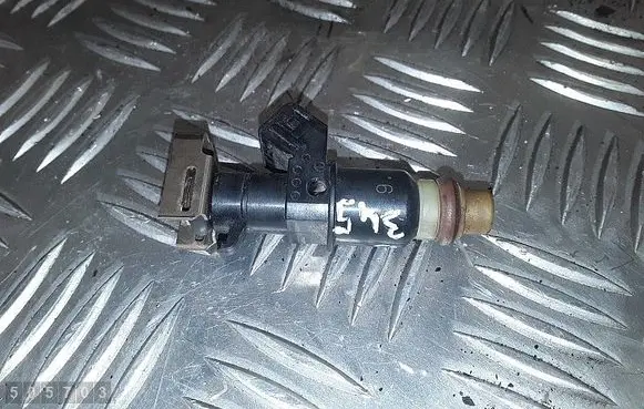Fuel injector